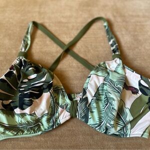 Seagull Tropical Leaf Print Bikini Top